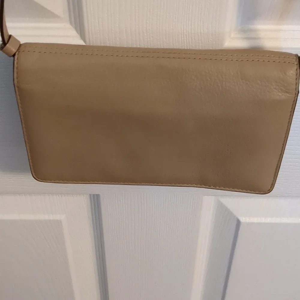 Marc Jacobs Tan Leather Crossbody Bag - Picture 6 of 10